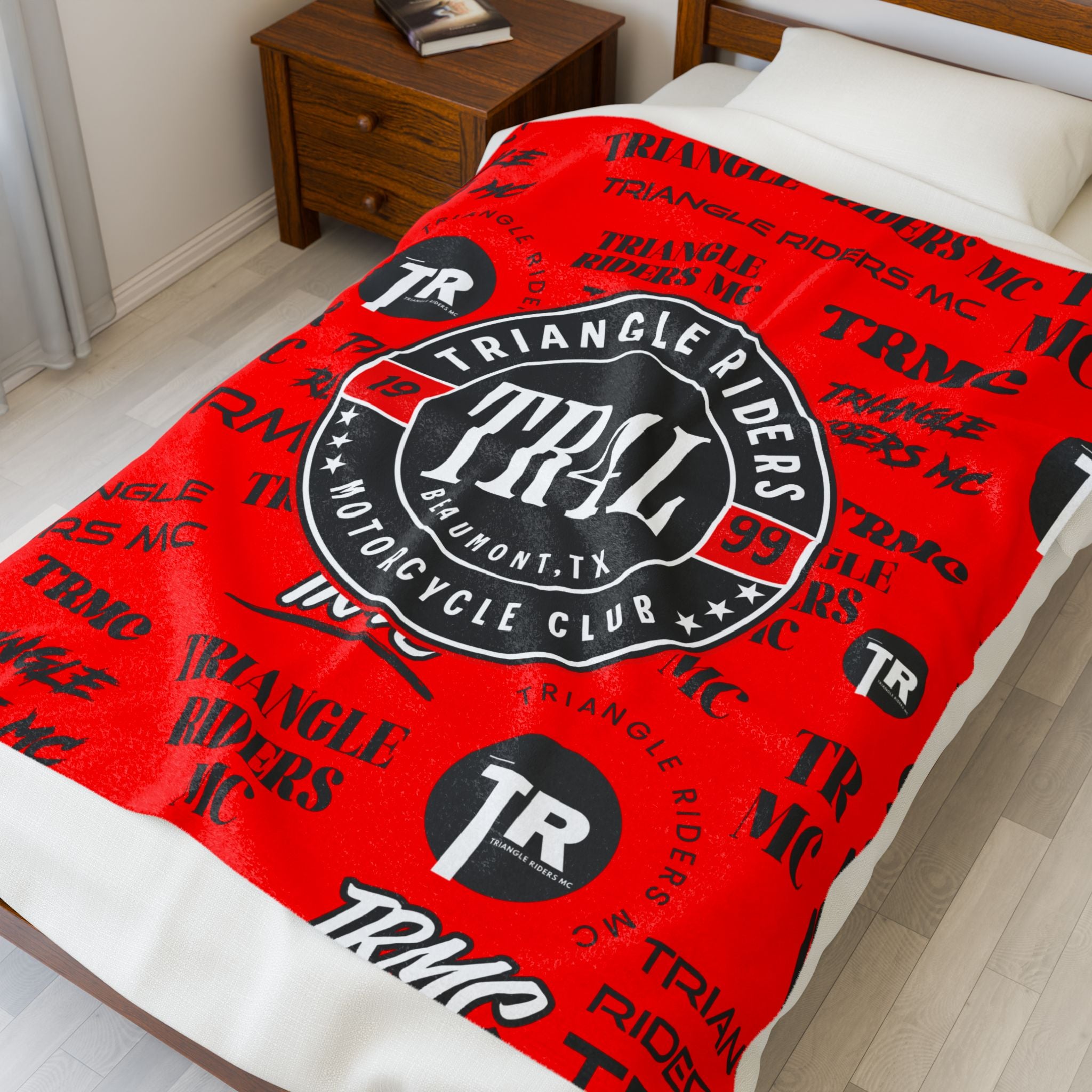 Triangle Riders Motorcycle Club Velveteen Plush Blanket, Cozy Throw Blanket for Bikers, Perfect Gift for Motorcycle Enthusiasts, Warm [...]